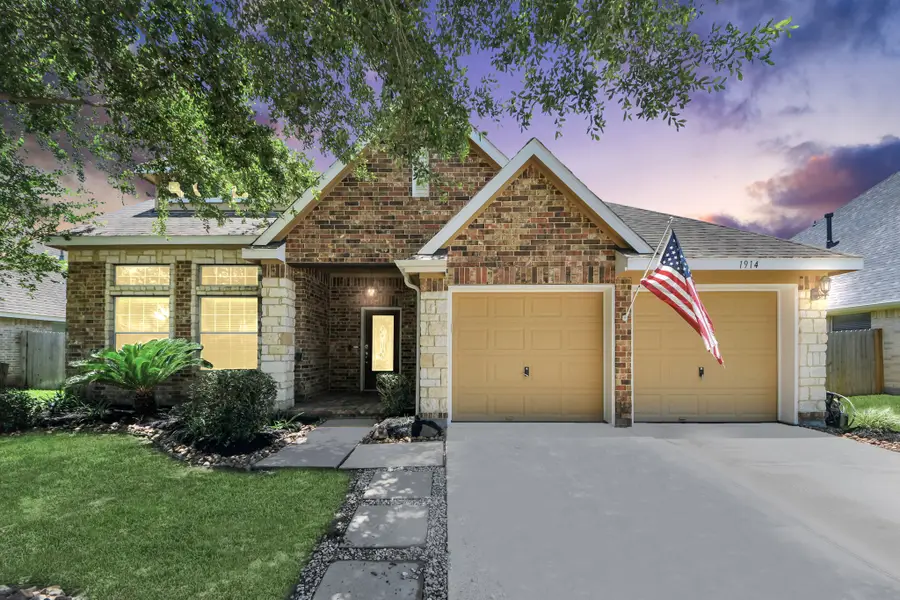 1914 Grandoak Drive, Pearland, TX 77581 - #2