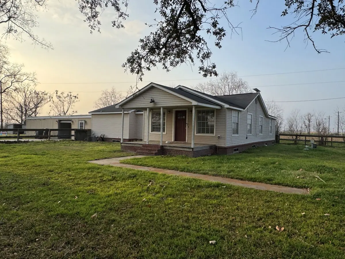 13939 N State Highway 71, El Campo, TX 77437 - #1