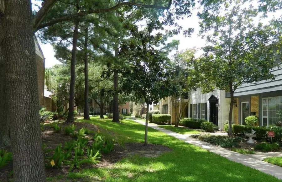 1381 Country Place Drive #2/3, Houston, TX 77079 - Image #3