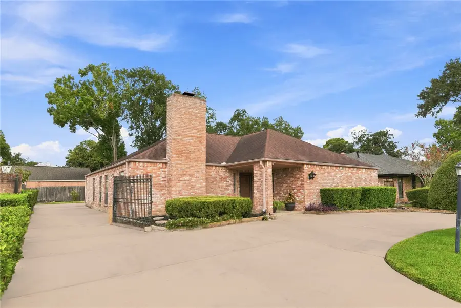 2907 Fairway Drive, Sugar Land, TX 77478 - #2