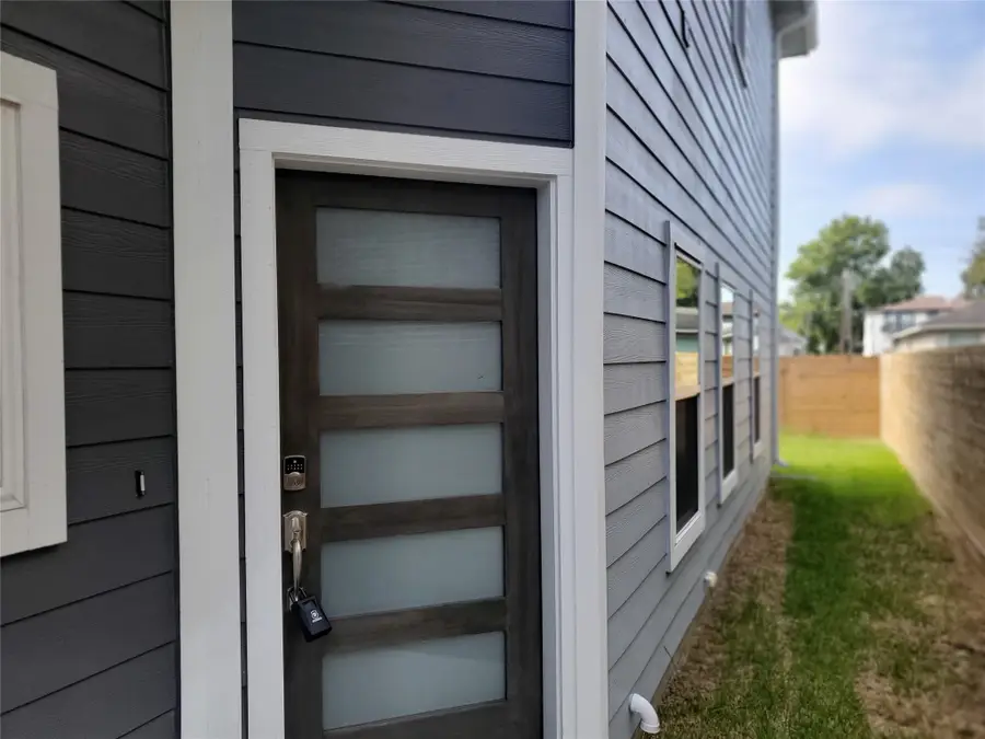 8312 Comal Street, Houston, TX 77051 - Image #2