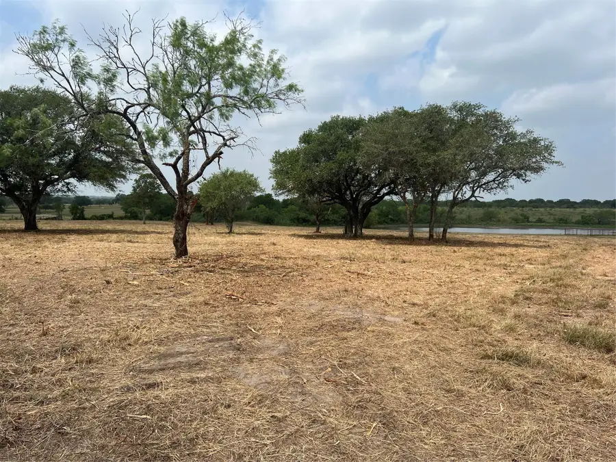 566 County Road 430, Hallettsville, TX 77964 - Image #3