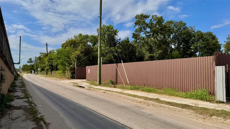 7617 Ley Road, Houston, TX 77028 - Image #2