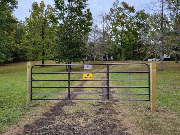 370 Fm 692, Burkeville, TX 75932