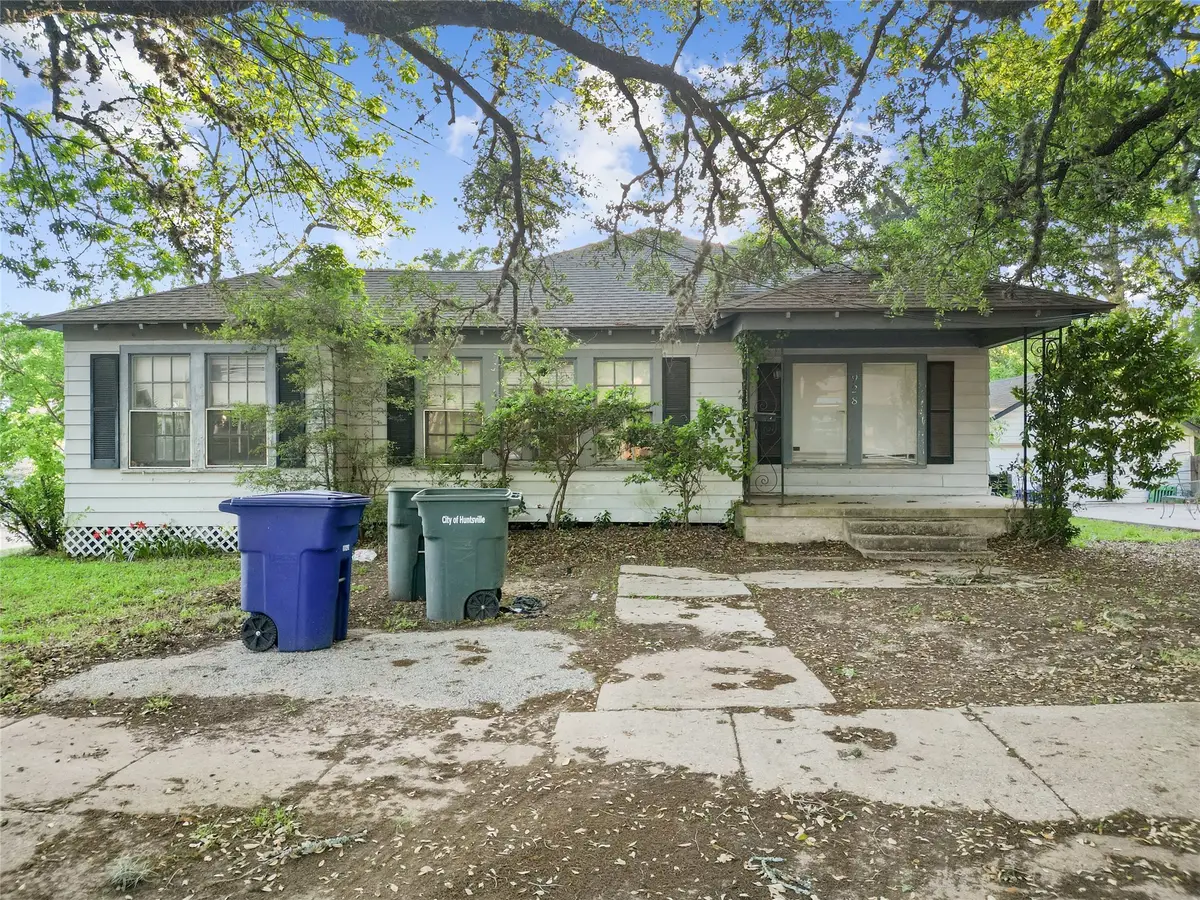 928 University Avenue, Huntsville, TX 77320 - Image #1