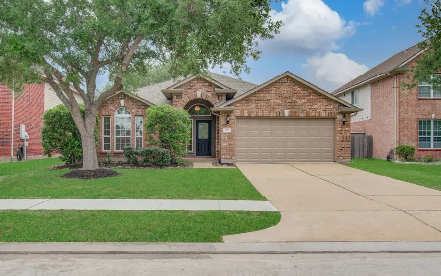 2030 Creek Shore Lane, Pearland, TX 77581 - #2
