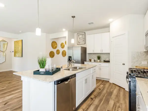 2215 O Conner Ranch Way, Conroe, TX 77301