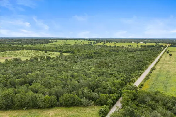 000 Charcoal Road, Waelder, TX 78959