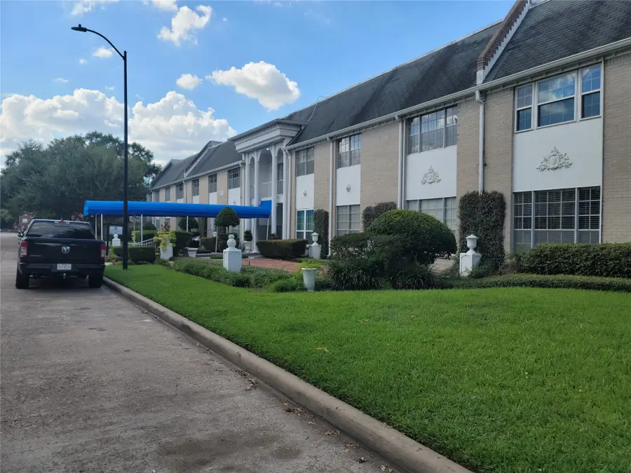 2700 Bellefontaine Street #B1, Houston, TX 77025 - Image #2