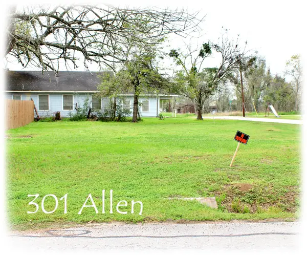 301 Allen Street, Eagle Lake, TX 77434
