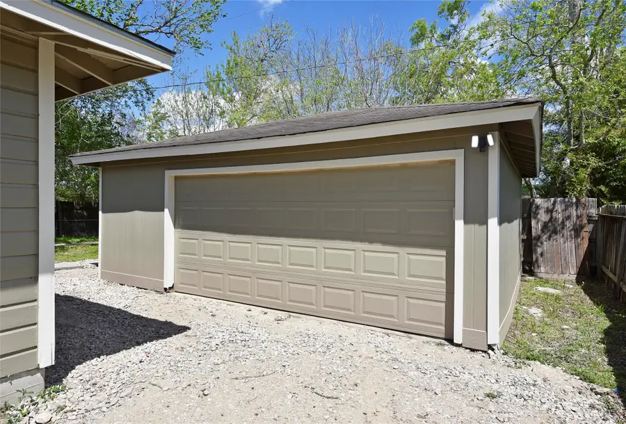 105 W Saunders Street, League City, TX 77573 - #3