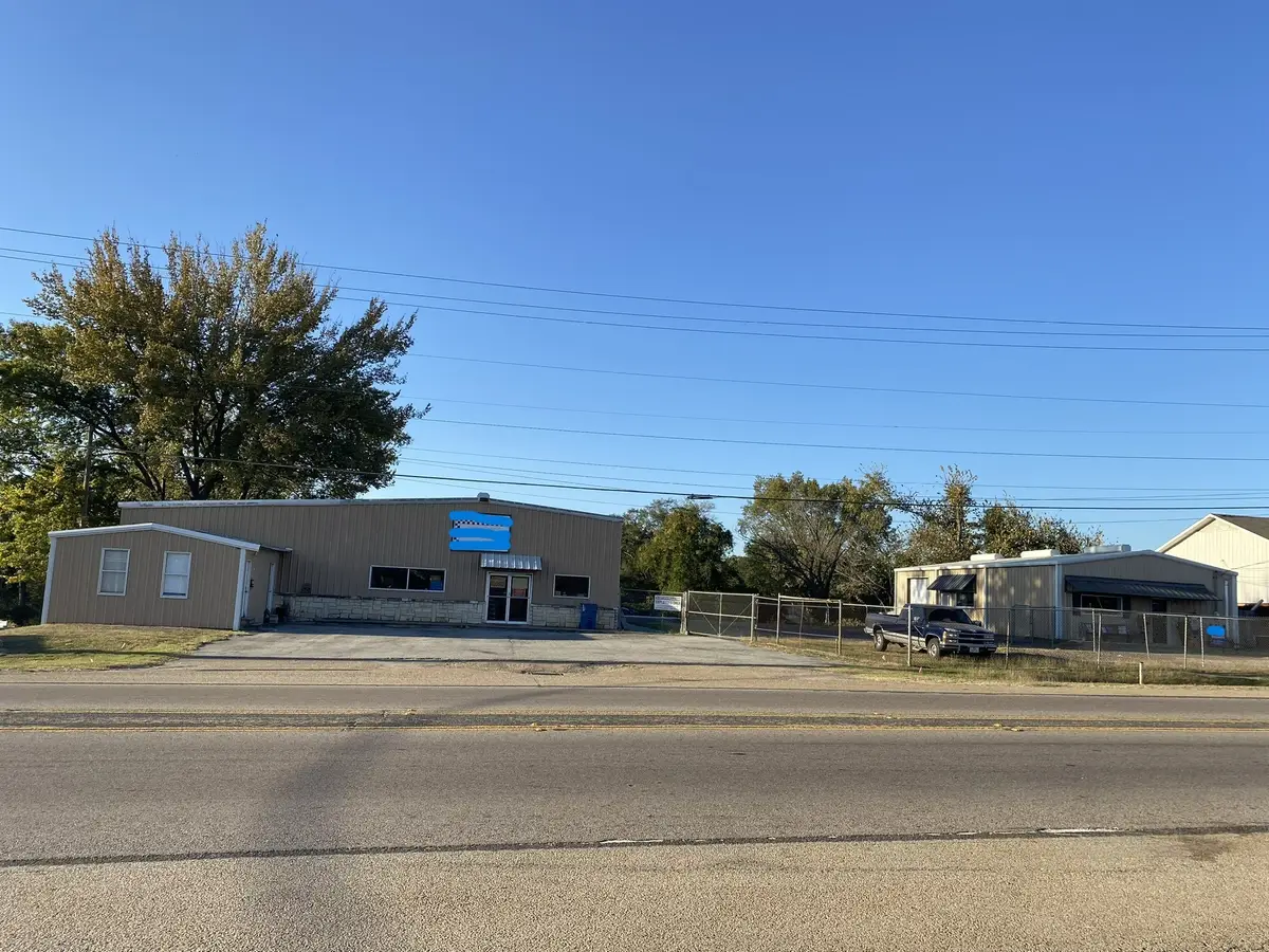 500 E Commerce Street, Buffalo, TX 75831 - Image #1