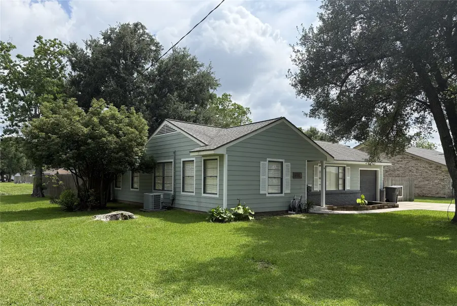 3116 12th Street, Bay City, TX 77414 - #2