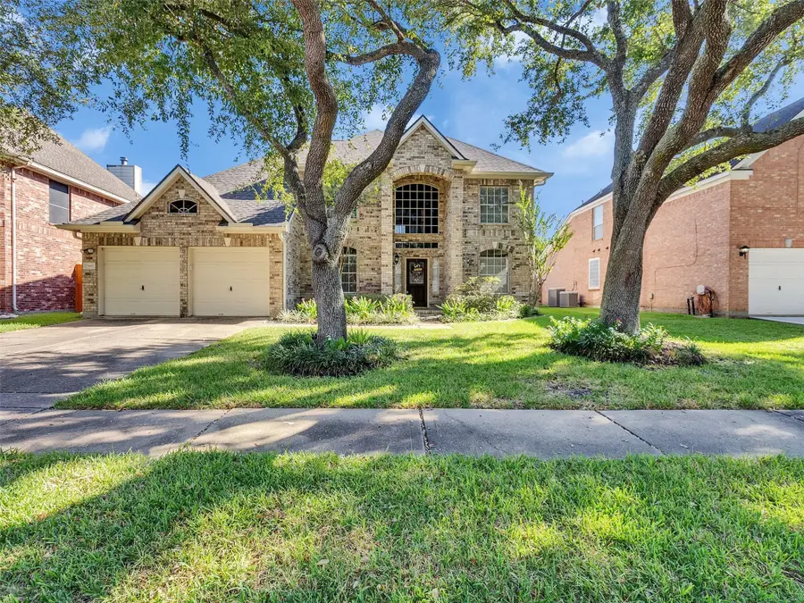 13611 Country Green Court, Houston, TX 77059 - Image #2