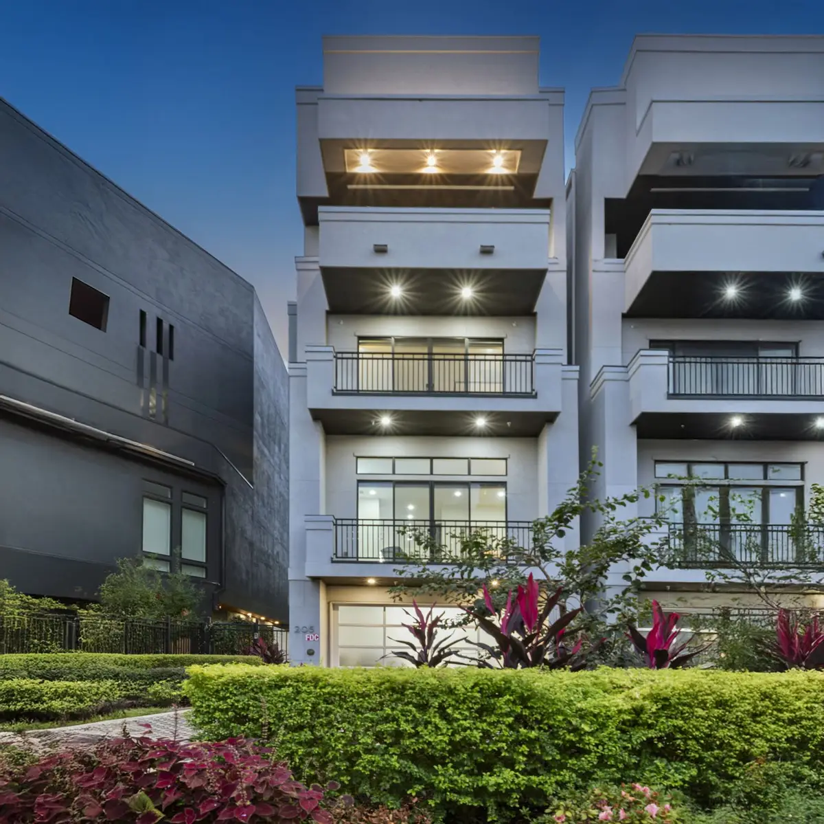 205 Portland Street, Houston, TX 77006 - Image #1