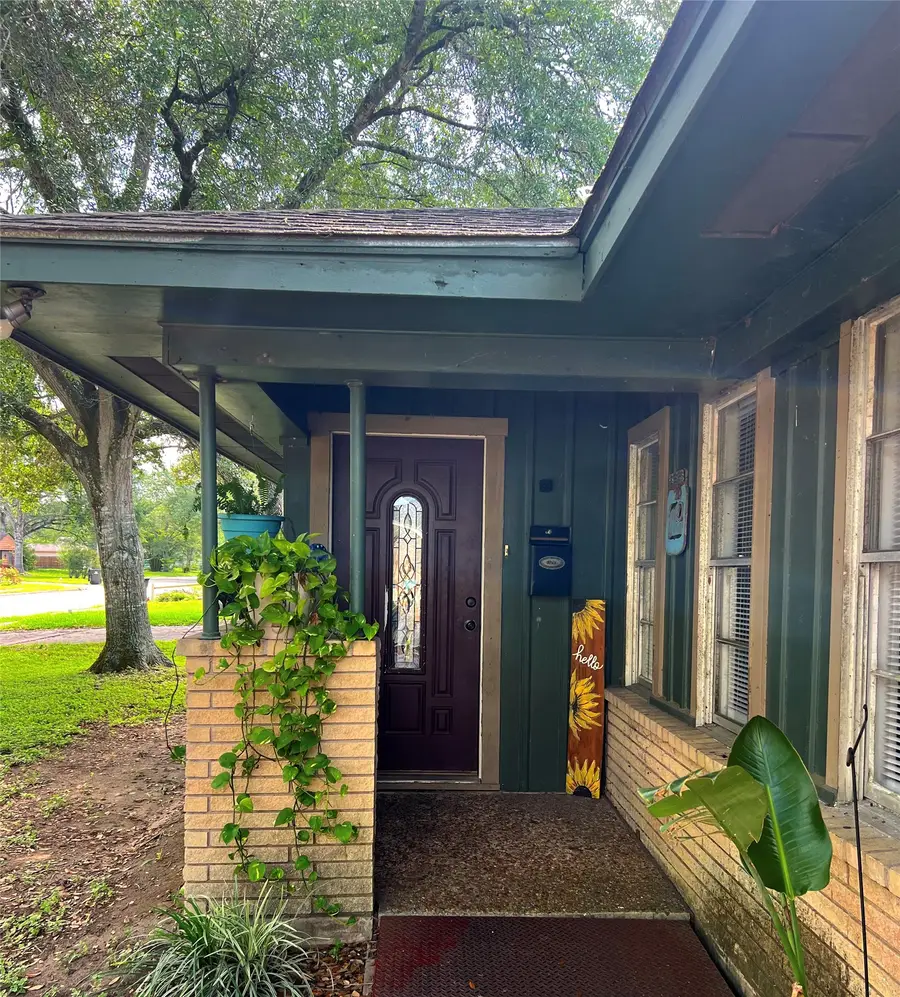 909 Peach Street, El Campo, TX 77437 - #2
