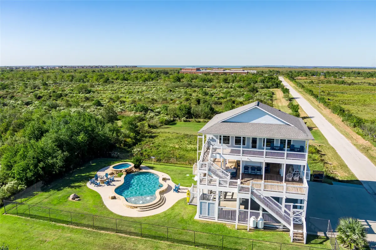 909 Helen Blvd, Crystal Beach, TX 77650 - Image #1