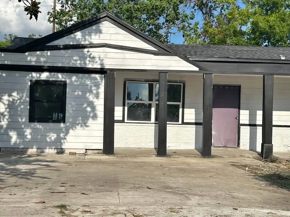 10013 Cathedral Dr, Houston, TX 77051 - Image #1