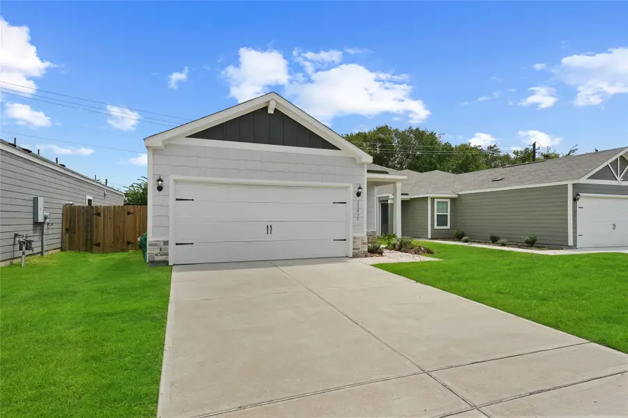 11411 Bright Sun Dr Drive, Houston, TX 77048 - Image #2