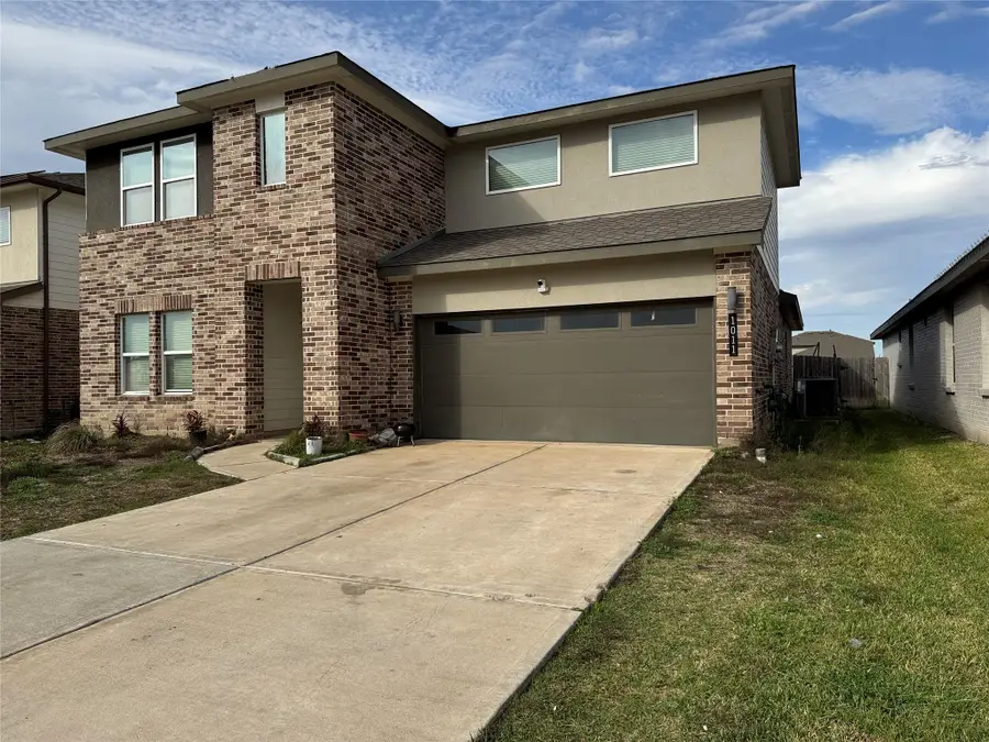 1011 Emerald Castle Drive, Rosharon, TX 77583 - Image #2