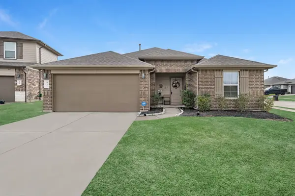 826 Green Clover Lane, Rosharon, TX 77583