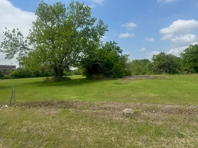 8518 Hawk Road, Pearland, TX 77584 - Image #2