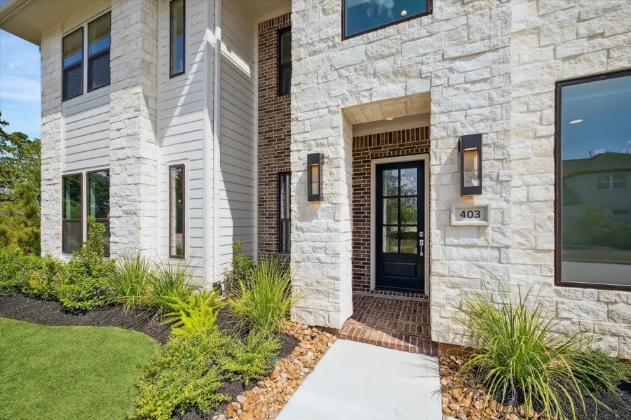 403 Venado View Court, Conroe, TX 77304 - Image #2