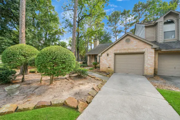 15 Lakeridge Drive, The Woodlands, TX 77381