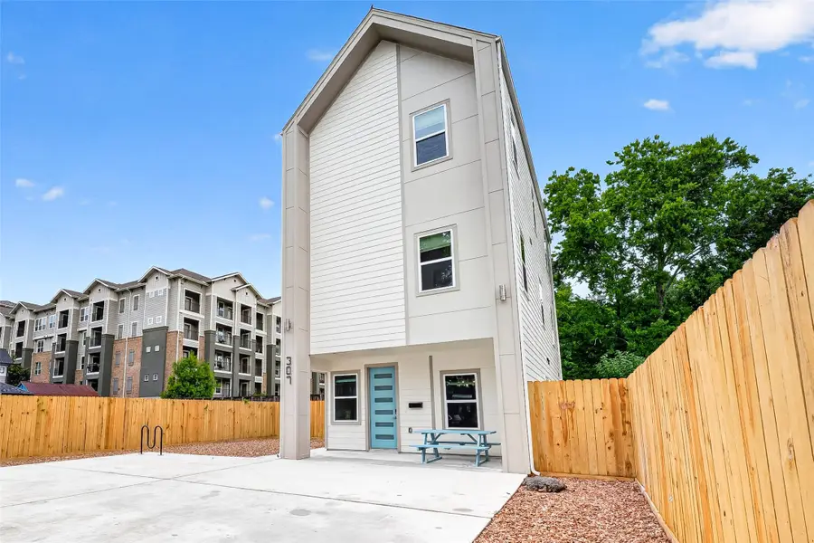 307 Neyland Street, Houston, TX 77022 - #2