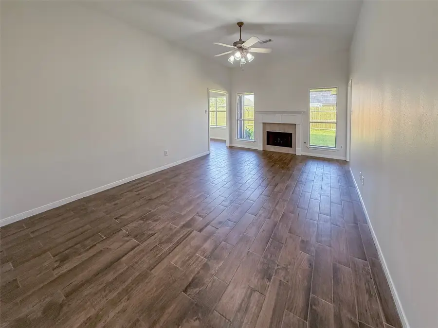 64 Tangerine Court, Lake Jackson, TX 77566 - Image #2