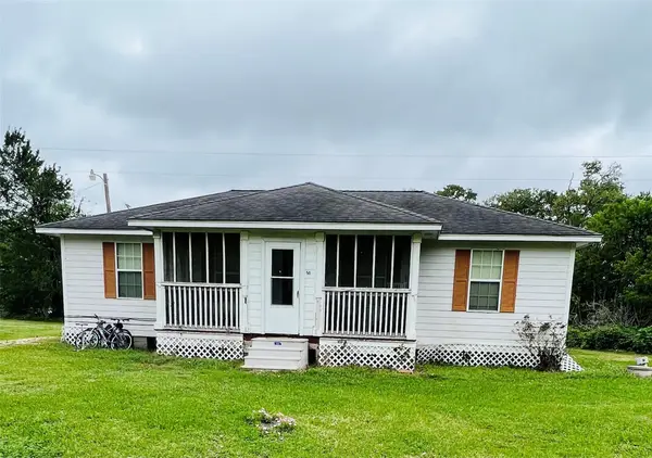 50 Sir Gawain Drive S, Bay City, TX 77414