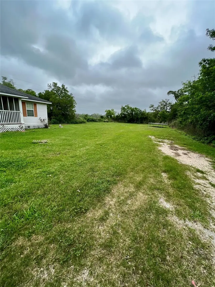 50 Sir Gawain Drive S, Bay City, TX 77414 - #2