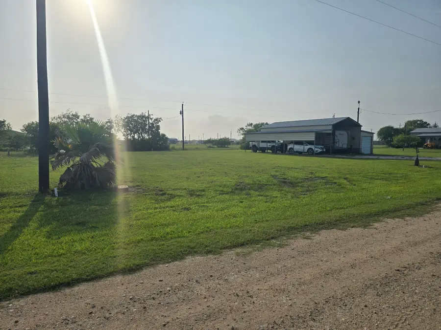 264 Haddock Drive, Palacios, TX 77465 - Image #2