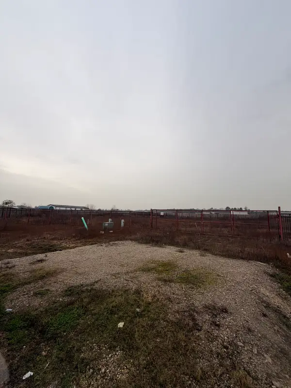 1301 Road 57211, Cleveland, TX 77327