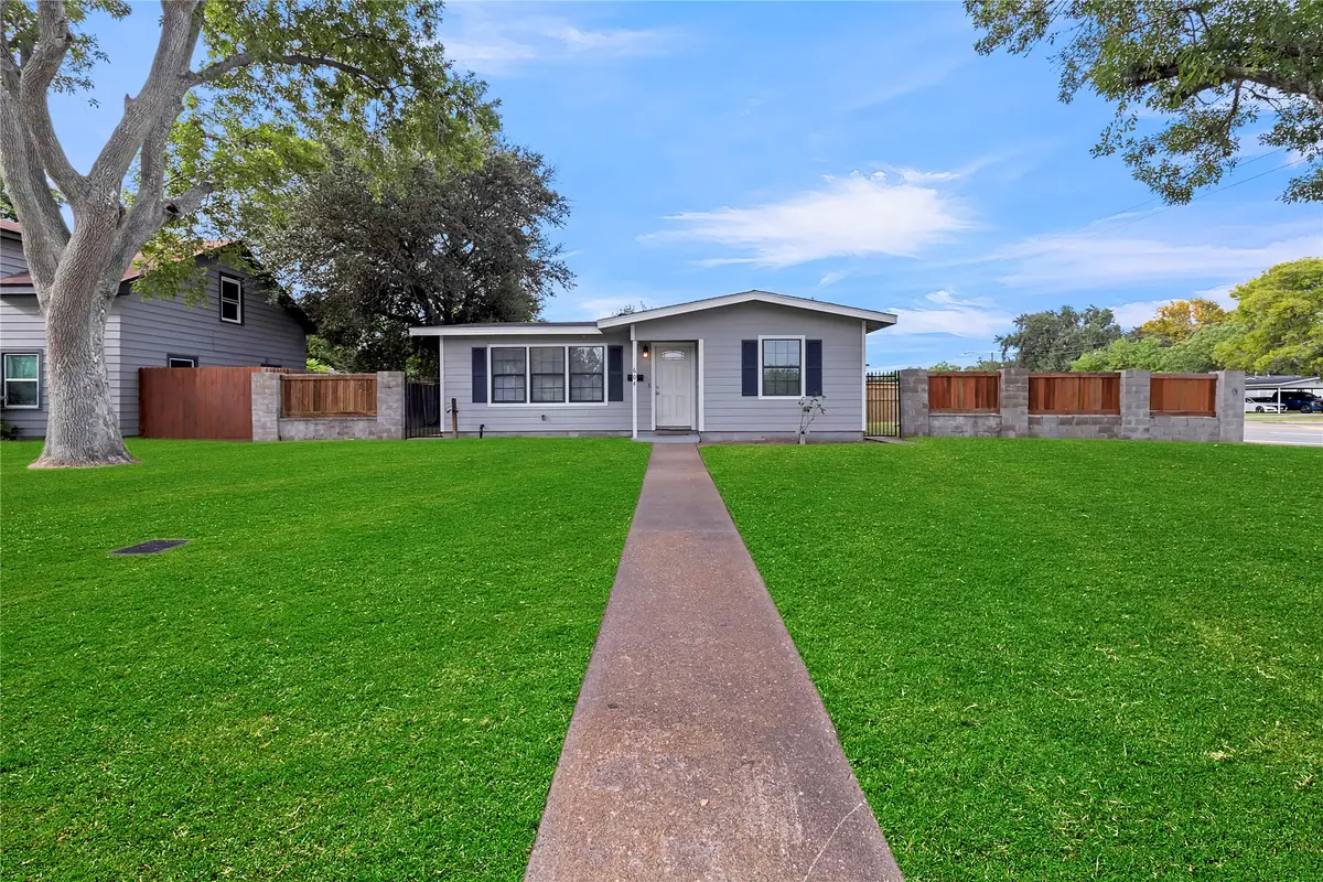 604 19th Avenue N, Texas City, TX 77590 - #1