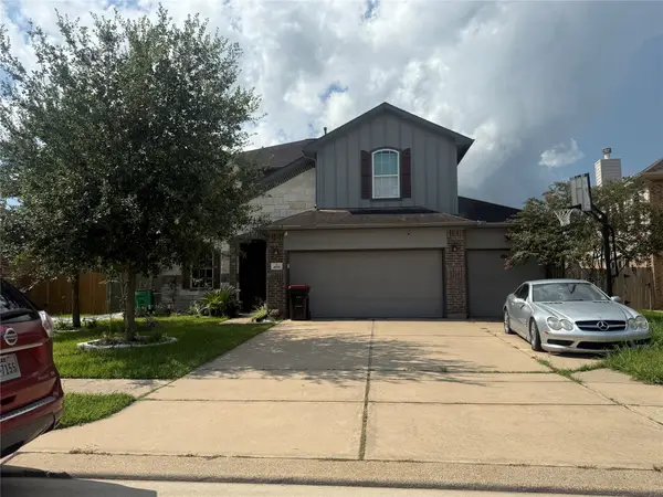 4810 Crescent Lake Circle, Baytown, TX 77521
