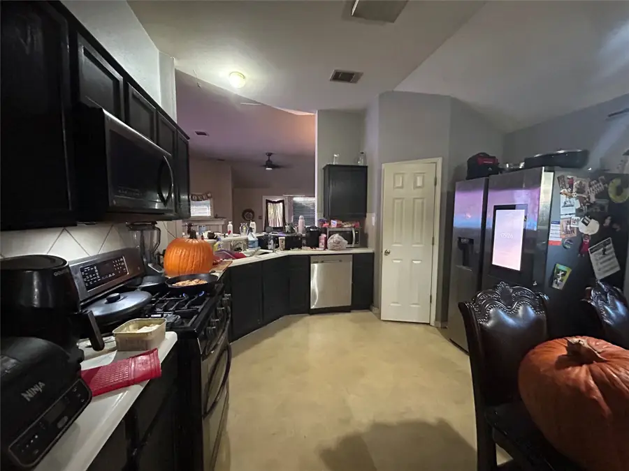 223 Warner Bend, Hutto, TX 78634 - Image #2