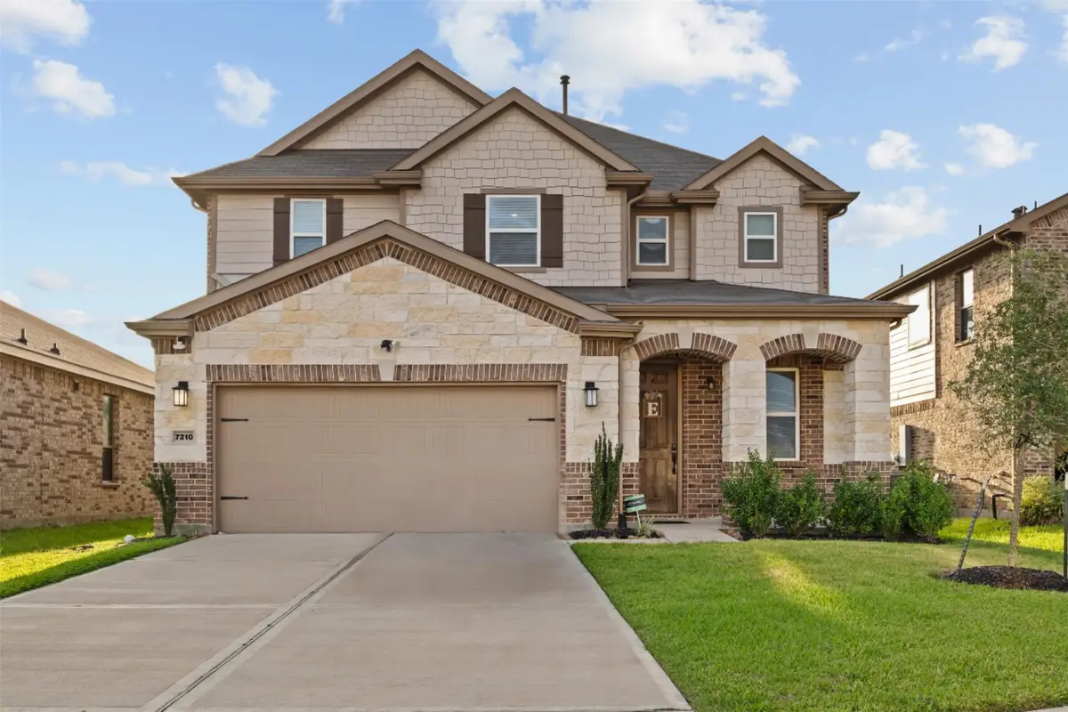7210 Bakersfield Court, Rosharon, TX 77583 - Image #1