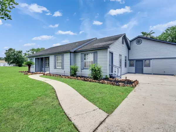 2000 Bob Smith Road, Baytown, TX 77521