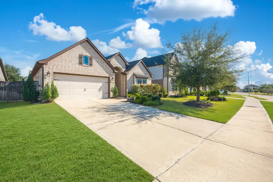 3439 Crescent Vista Drive, Fulshear, TX 77441 - Image #2