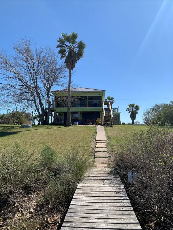228 Speckled Trout Loop Loop, Palacios, TX 77465