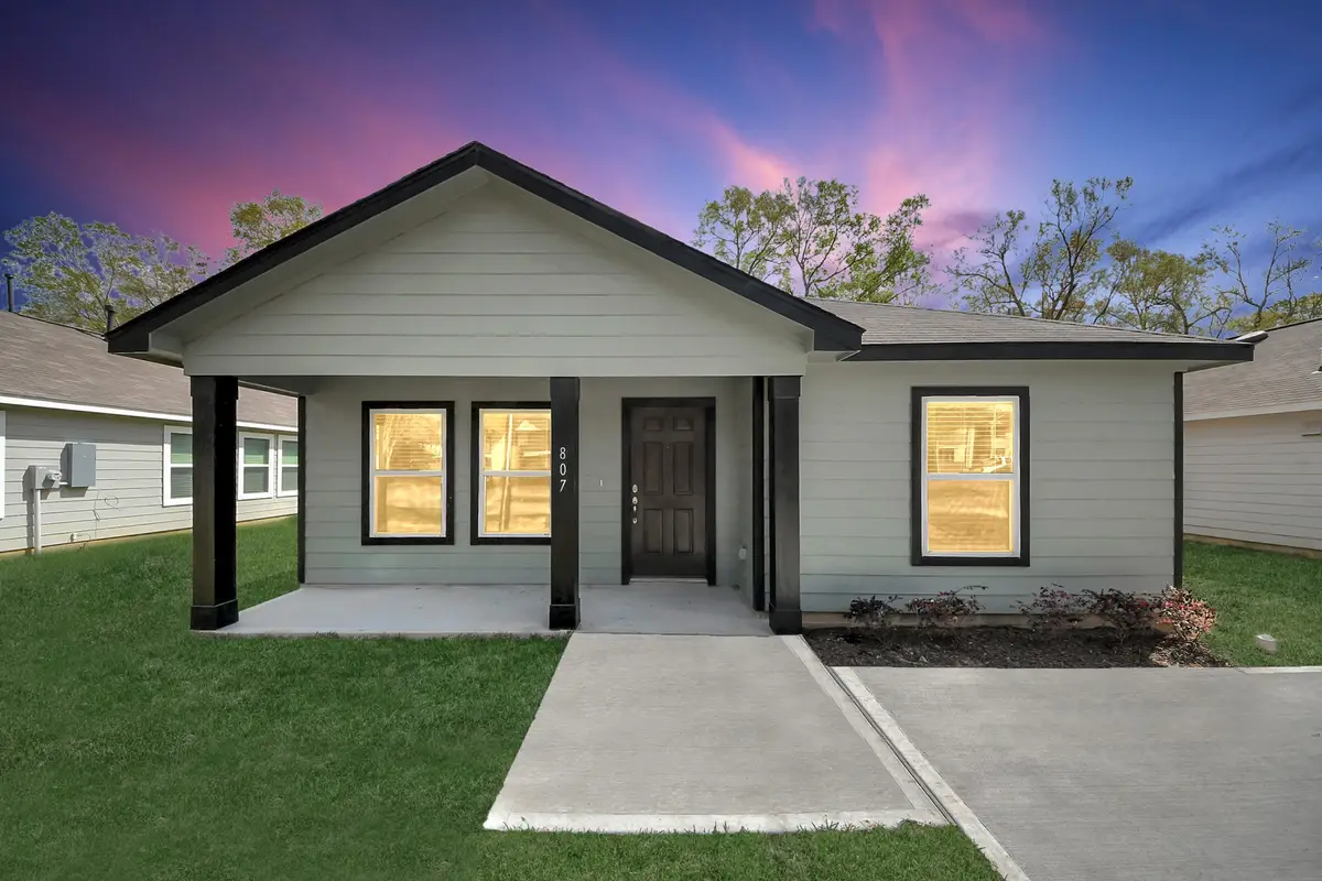 807 Jefferson Ave, Cleveland, TX 77327 - #1