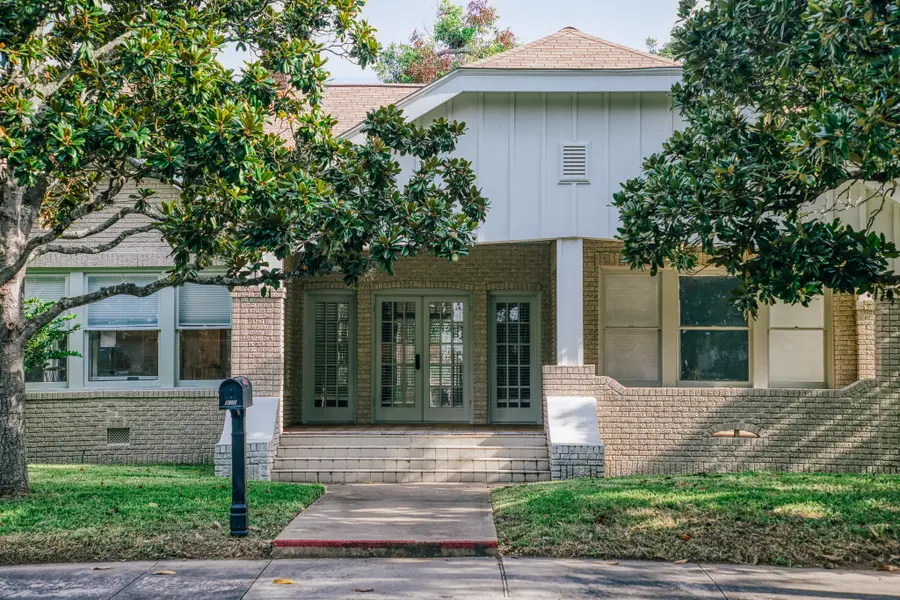 511 Crockett Street, Brenham, TX 77833 - #3