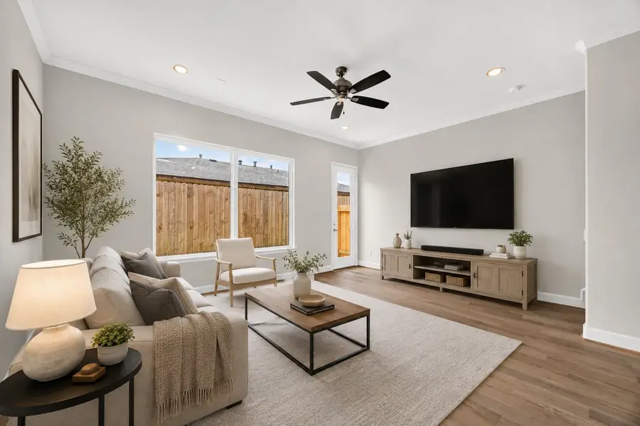 1530 W 34th Street, Houston, TX 77018 - #2