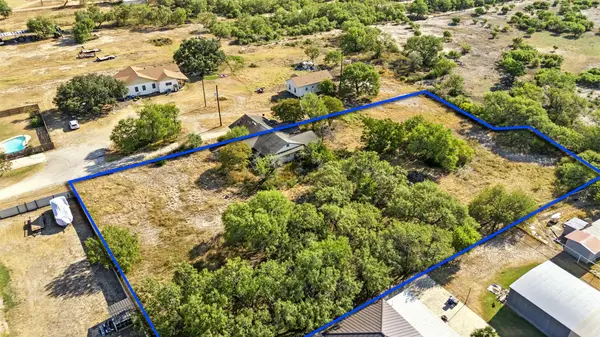 4672 Rakowitz Road, Adkins, TX 78101