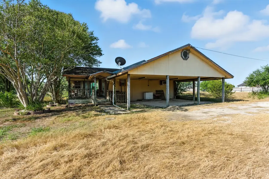 4672 Rakowitz Road, Adkins, TX 78101 - Image #2
