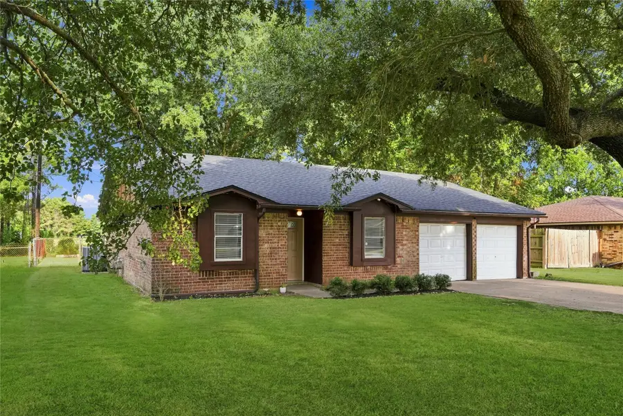 426 Corley Drive, Highlands, TX 77562 - #2