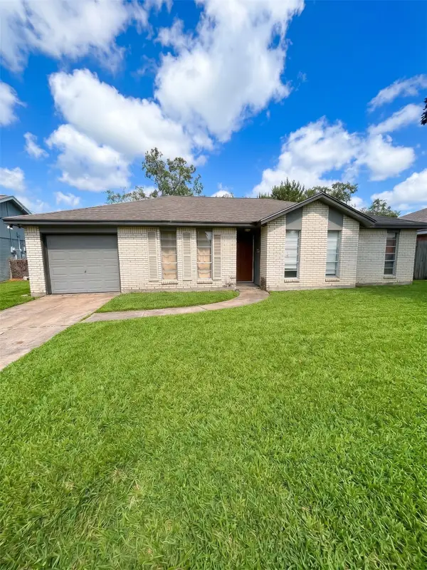 7410 Canary Circle, Texas City, TX 77591