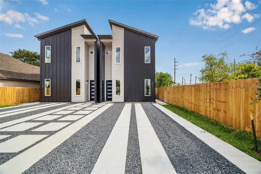 413 Clearwater Street #A/B, Houston, TX 77029 - Image #2