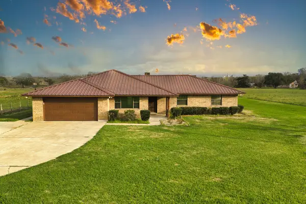 1506 Fm 2611, Cedar Lake, TX 77414